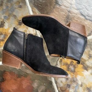 Madewell 1937 Cait Short Ankle Boot Black Suede and Leather Zip Up, size 7